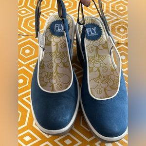 Fun Fly by London Wedge.